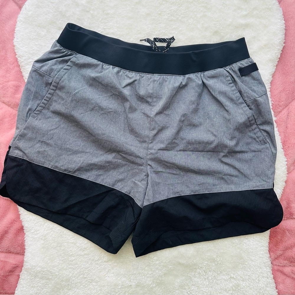 NWOT ~ Men’s Old Navy Gray and Black Athletic Shorts